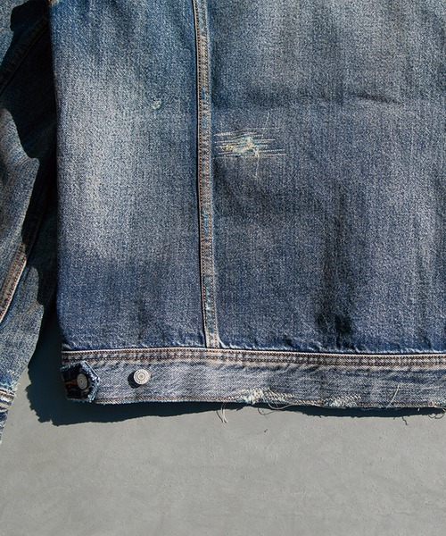 TMT(ティーエムティー)の「12oz SOFT DENIM TRUCKER JACKET(VINTAGE processing.)(デニムジャケット・メンズ・ライトインディゴブルー・MEDIUM/LARGE/X-LARGE)」の9枚目の写真