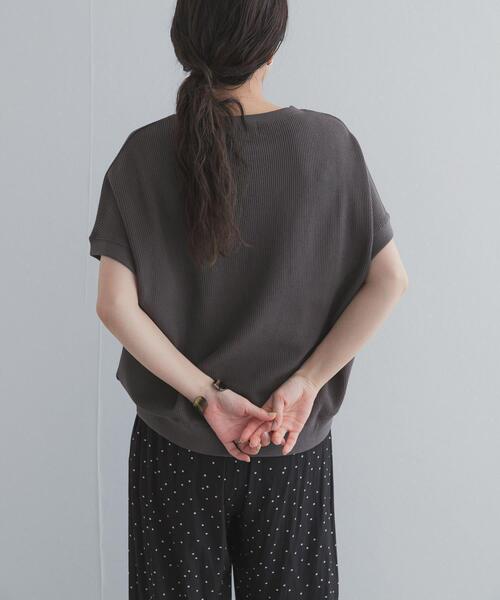 URBAN RESEARCH DOORS(アーバンリサーチドアーズ)の「タックフライスフレンチTシャツ(Tシャツ/カットソー・レディース・ネイビー/ナチュラル/レッド系その他/ブルー/チャコールグレー/オレンジ系その他・FREE)」の10枚目の写真