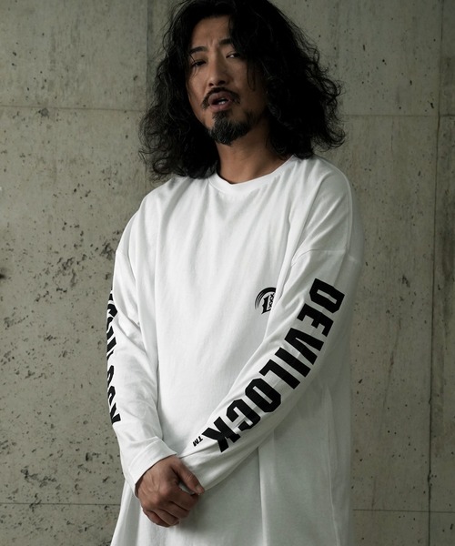 DEVILOCK(デビロック)の「DEVILOCK SLEEVE LOGO BIG TEE(Tシャツ/カットソー・メンズ・ブラック/ホワイト・FREE)」の1枚目の写真