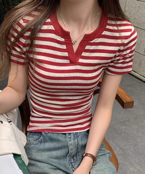 mielu(ミエル)の「ボーダーVネックTシャツ(Tシャツ/カットソー・レディース・ブラック/レッド・LARGE/MEDIUM)」の8枚目の写真