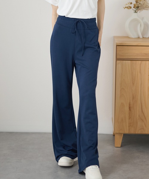 DAYRA(デイラ)の「ハイウエスト ベーシック スウェット フレア パンツ(スウェットパンツ・レディース・ブラック/ダークグレー/ネイビー・M/L)」の3枚目の写真