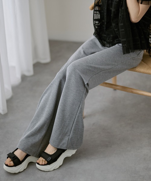 DAYRA(デイラ)の「ハイウエスト ベーシック スウェット フレア パンツ(スウェットパンツ・レディース・ブラック/ダークグレー/ネイビー・M/L)」の12枚目の写真