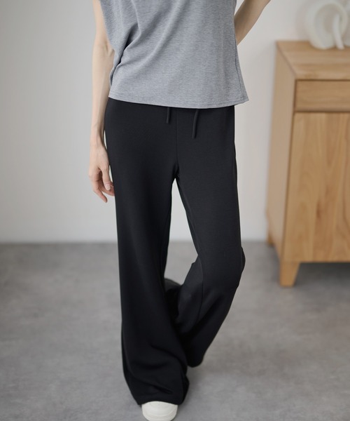 DAYRA(デイラ)の「ハイウエスト ベーシック スウェット フレア パンツ(スウェットパンツ・レディース・ブラック/ダークグレー/ネイビー・M/L)」の8枚目の写真
