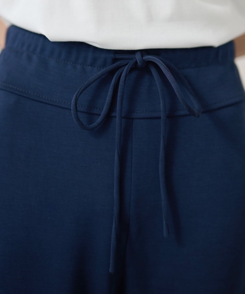 DAYRA(デイラ)の「ハイウエスト ベーシック スウェット フレア パンツ(スウェットパンツ・レディース・ブラック/ダークグレー/ネイビー・M/L)」の21枚目の写真