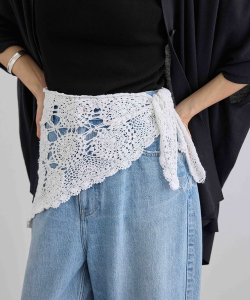 SALON adam et rope'(サロン アダム エ ロペ)の「【WEB限定】クロシェバブーシュカ(バンダナ/スカーフ・レディース・キナリ/ブラック・FREE)」の3枚目の写真