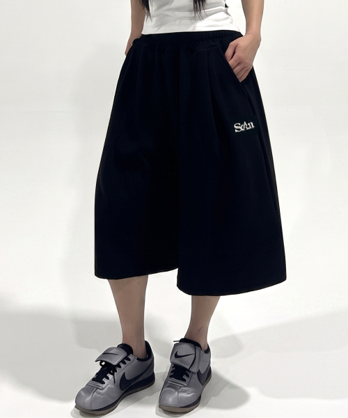 FUZZY SCAN（ファジスキャン）の「シグニチャーバミューダパンツブラック（その他パンツ・レディース・ブラック・ONE SIZE/TWO）」の4枚目の写真