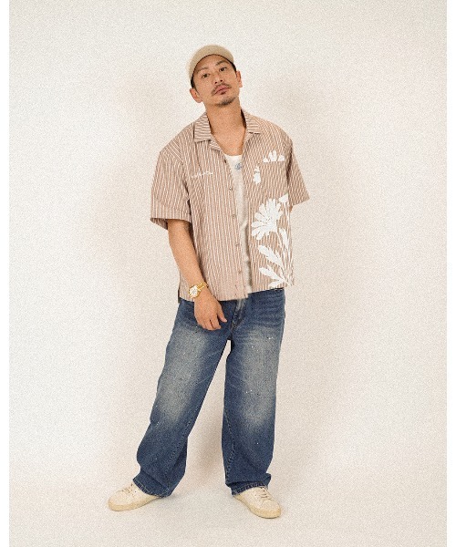 #Re:room(リルーム)の「ビックフワラープリントストライプシャツ(シャツ/ブラウス・メンズ・ベージュ/ブルー・S-M/M-L)」の5枚目の写真