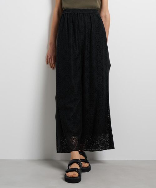 LANVIN en Bleu(ランバンオンブルー)の「サイドテープレースゴムパンツ(その他パンツ・レディース・オフホワイト/ブラック・38/36)」の2枚目の写真