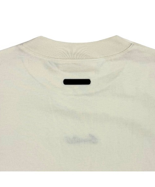 FOG ESSENTIALS(エフオージーエッセンシャルズ)の「フィア オブ ゴッド エッセンシャルズ 【Fear of God ESSENTIALS】- 半袖Tシャツ【SIGNATURE 90'S SHORT SLEEVE TEE IVORY 125SP264593F】(Tシャツ/カットソー・メンズ・アイボリー・M/L)」の4枚目の写真