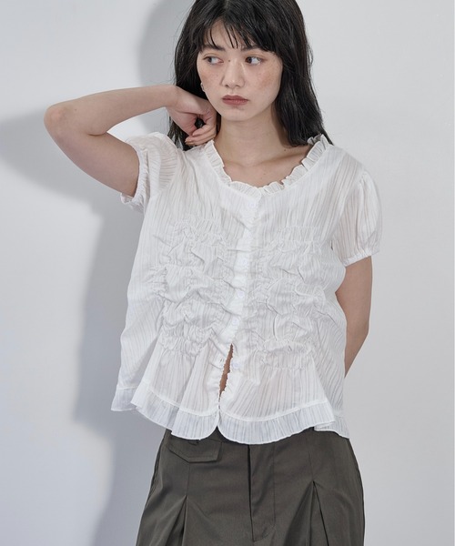 THE YOn(ザヨン)の「シアーストライプギャザーシェイプシャツ(シャツ/ブラウス・レディース・ブラック/オフホワイト・FREE)」の17枚目の写真
