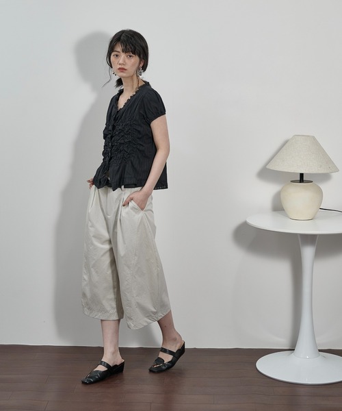 THE YOn(ザヨン)の「シアーストライプギャザーシェイプシャツ(シャツ/ブラウス・レディース・ブラック/オフホワイト・FREE)」の11枚目の写真