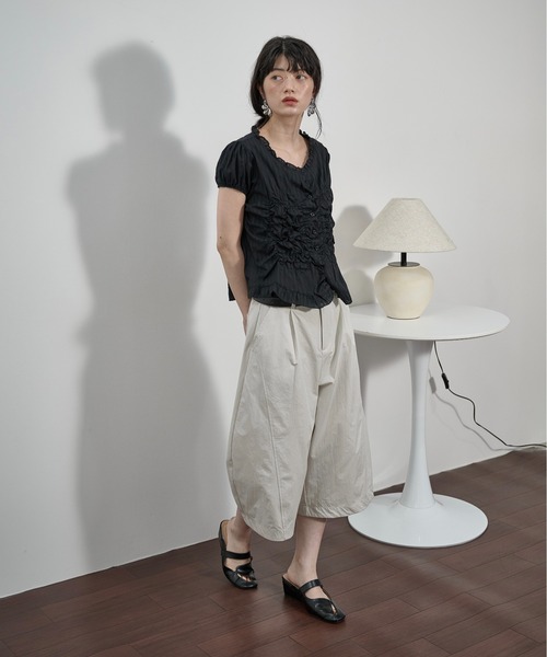 THE YOn(ザヨン)の「シアーストライプギャザーシェイプシャツ(シャツ/ブラウス・レディース・ブラック/オフホワイト・FREE)」の16枚目の写真