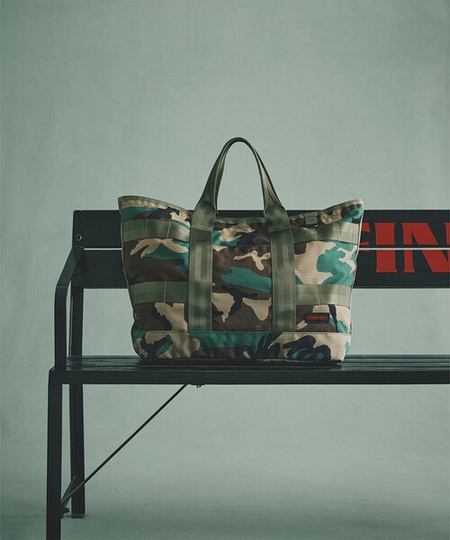 BEAMS GOLF（ビームスゴルフ）の「【別注】BRIEFING / WOODLAND CAMOUFLAGE トートバッグ（トートバッグ・レディース・その他・ONE SIZE）」の2枚目の写真