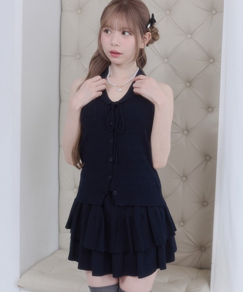 Rmine(アールマイン)の「襟付きリボン ニットトップス & ティアードミニスカート セットアップ(セットアップ・レディース・ブルー/ホワイト/グレー/ネイビー・FREE)」の4枚目の写真