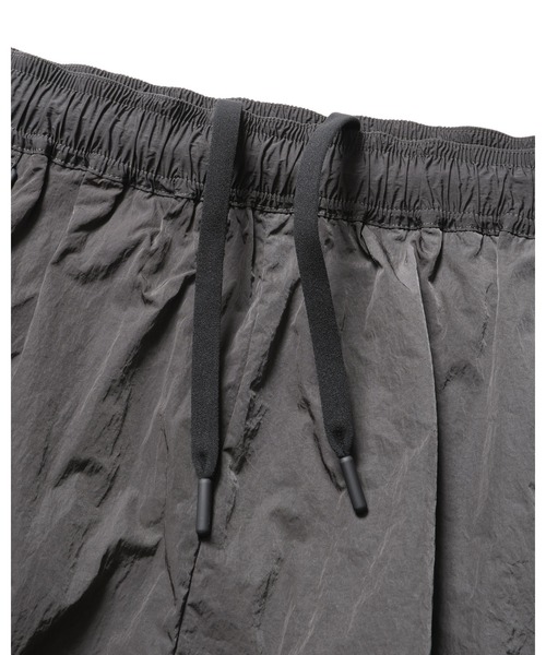 F.C.Real Bristol(エフシーレアルブリストル)の「NYLON CHAMBRAY PRACTICE SHORTS(その他パンツ・メンズ・ブラック/オレンジ/チャコールグレー・MEDIUM/LARGE/SMALL/XX-LARGE/X-LARGE)」の17枚目の写真