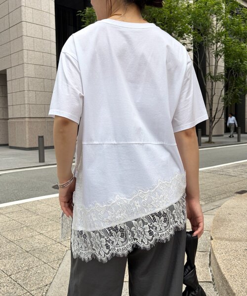 Jena espace merveilleux(ジェナ エスパスメルヴェイユ)の「裾レース切替カットソー(Tシャツ/カットソー・レディース・ベージュ/ブラック/オフホワイト・FREE)」の4枚目の写真