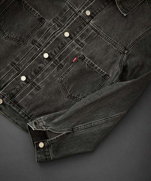 Levi's(リーバイス)の「Levi’s(リーバイス) 別注 2nd Type トラッカー ジャケット ASH BLACK(デニムジャケット・メンズ・チャコールグレー・XX-LARGE/X-LARGE/LARGE/MEDIUM/SMALL/X-SMALL)」の3枚目の写真