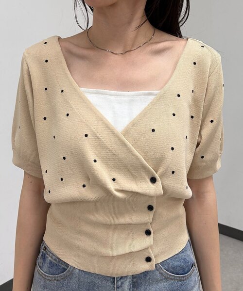 CAPRICIEUX LE'MAGE(カプリシューレマージュ)の「ドットフリルボタンニット(カーディガン/ボレロ・レディース・グレー/ベージュ/ブラック・FREE)」の9枚目の写真