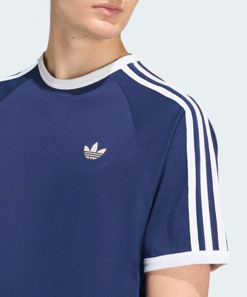 adidas(アディダス)の「スリーストライプス Tシャツ / アディダスオリジナルス adidas Originals(Tシャツ/カットソー・メンズ・ブルー・X-LARGE/X-SMALL/XX-LARGE/MEDIUM/SMALL/LARGE/3XL)」の5枚目の写真