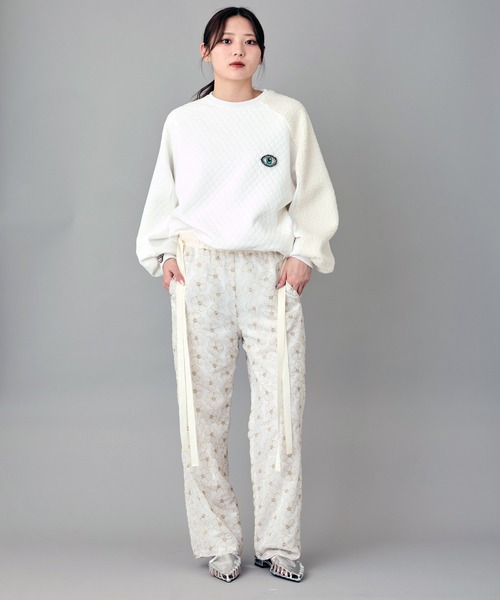 FLUMOR(フラマー)の「インポートフラワー刺繍セミワイドパンツ(その他パンツ・レディース・アイボリー・38)」の17枚目の写真
