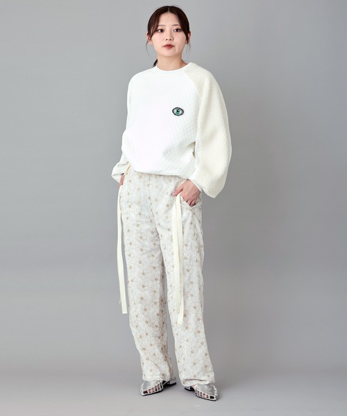 FLUMOR(フラマー)の「インポートフラワー刺繍セミワイドパンツ(その他パンツ・レディース・アイボリー・38)」の18枚目の写真