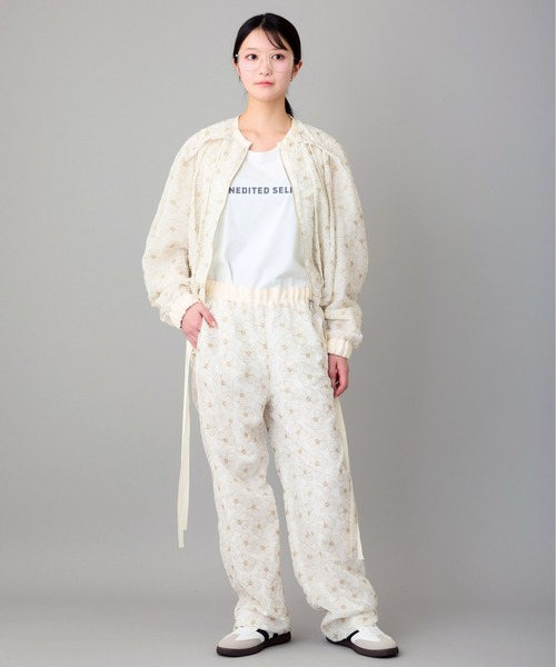 FLUMOR(フラマー)の「インポートフラワー刺繍セミワイドパンツ(その他パンツ・レディース・アイボリー・38)」の8枚目の写真