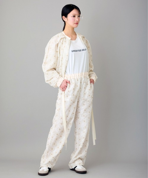 FLUMOR(フラマー)の「インポートフラワー刺繍セミワイドパンツ(その他パンツ・レディース・アイボリー・38)」の10枚目の写真