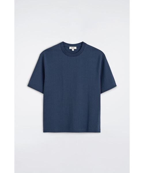COS(コス)の「ヘビーウェイト リブ Tシャツ(Tシャツ/カットソー・メンズ・ネイビー/ホワイト系・XS/L/M/S/XL)」の7枚目の写真