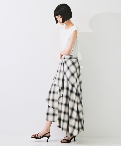 STUDIOUS(ステュディオス)の「【STUDIOUS/ステュディオス】Layered Flare Skirt/ウォッシャブル/ウエストゴム/腰回りカバー(スカート・レディース・ブラウン/ブラック/チェック・2/1)」の5枚目の写真
