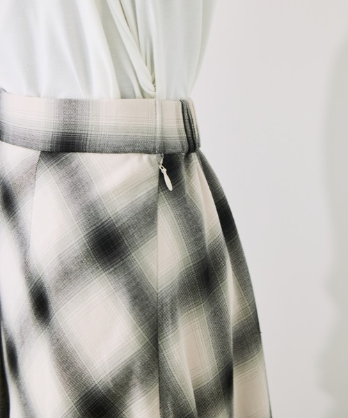STUDIOUS(ステュディオス)の「【STUDIOUS/ステュディオス】Layered Flare Skirt/ウォッシャブル/ウエストゴム/腰回りカバー(スカート・レディース・ブラウン/ブラック/チェック・2/1)」の13枚目の写真