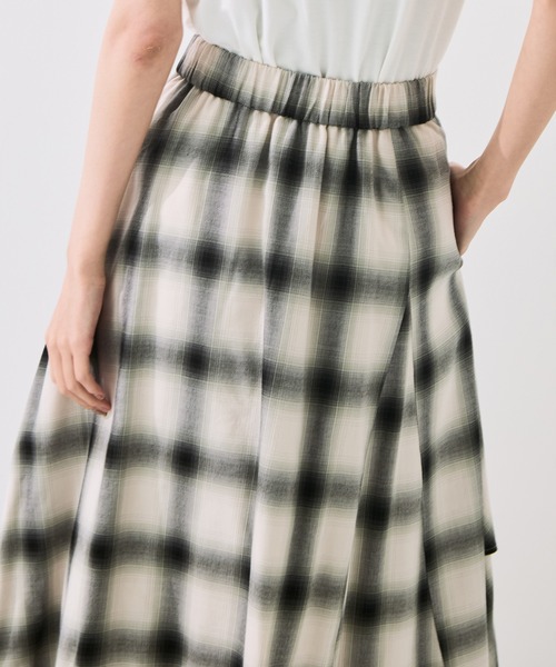 STUDIOUS(ステュディオス)の「【STUDIOUS/ステュディオス】Layered Flare Skirt/ウォッシャブル/ウエストゴム/腰回りカバー(スカート・レディース・ブラウン/ブラック/チェック・2/1)」の15枚目の写真