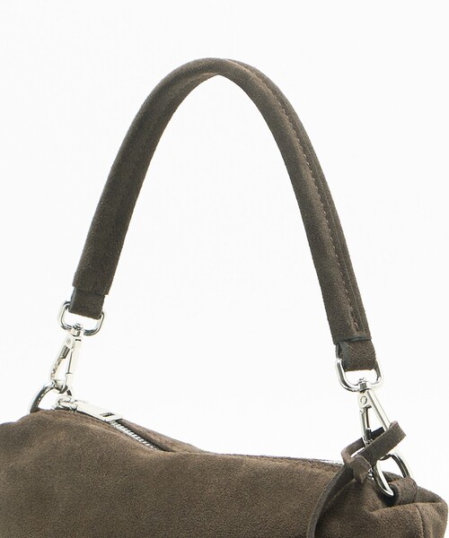 BEAUTY&YOUTH UNITED ARROWS（ビューティーアンドユースユナイテッドアローズ）の「＜LA UNIQA＞スクエア スエード バッグ（ショルダーバッグ・メンズ・ダークブラウン・FREE）」の4枚目の写真