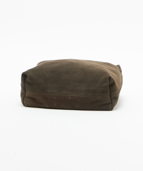 BEAUTY&YOUTH UNITED ARROWS（ビューティーアンドユースユナイテッドアローズ）の「＜LA UNIQA＞スクエア スエード バッグ（ショルダーバッグ・メンズ・ダークブラウン・FREE）」の6枚目の写真