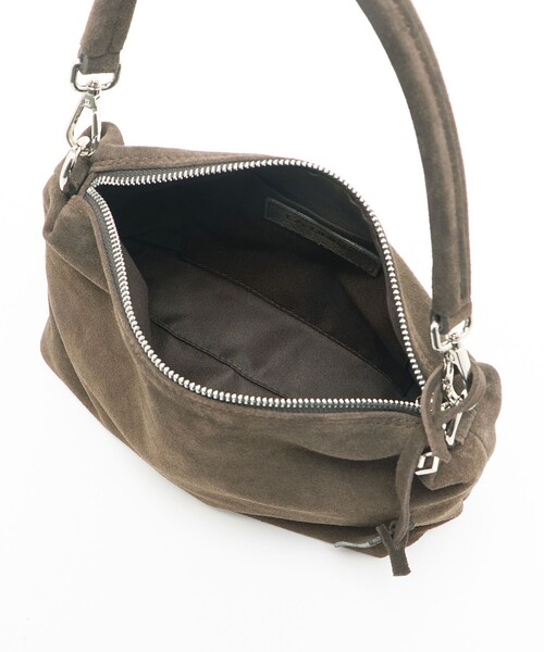 BEAUTY&YOUTH UNITED ARROWS（ビューティーアンドユースユナイテッドアローズ）の「＜LA UNIQA＞スクエア スエード バッグ（ショルダーバッグ・メンズ・ダークブラウン・FREE）」の7枚目の写真