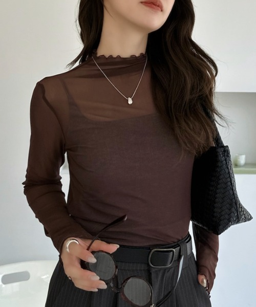 TREOVER(トレオーバー)の「レイヤードを楽しむプチハイネックシアートップス(Tシャツ/カットソー・レディース・ブラウン/イエロー/ブラック/チャコールグレー/ピンク/オフホワイト・MEDIUM/LARGE)」の4枚目の写真