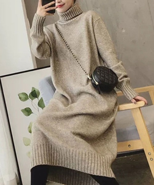 Flugge(フラッジー)の「タートルネックロングニットワンピース(ワンピース・レディース・ブラック/グレー/ライトブラウン/アイボリー・FREE)」の4枚目の写真