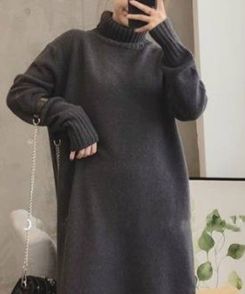 Flugge(フラッジー)の「タートルネックロングニットワンピース(ワンピース・レディース・ブラック/グレー/ライトブラウン/アイボリー・FREE)」の12枚目の写真
