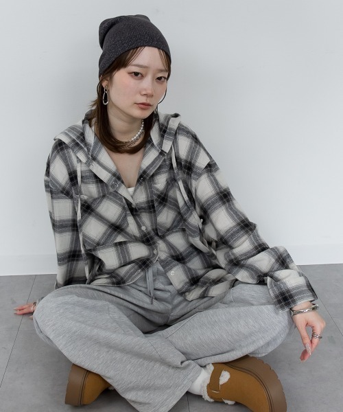 mellomela.(メロメラ)の「オーバーサイズ微起毛フードチェックシャツ(シャツ/ブラウス・レディース・ブルー系その他/ブラック/ライトブラウン/オフホワイト・FREE)」の5枚目の写真