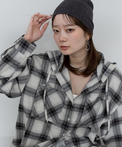 mellomela.(メロメラ)の「オーバーサイズ微起毛フードチェックシャツ(シャツ/ブラウス・レディース・ブルー系その他/ブラック/ライトブラウン/オフホワイト・FREE)」の6枚目の写真