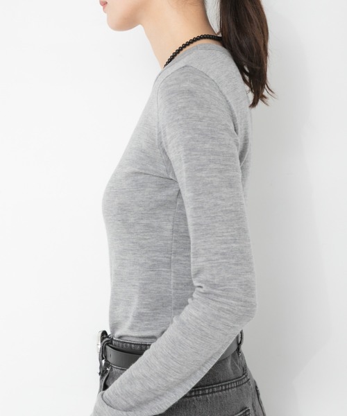 URBAN RESEARCH(アーバンリサーチ)の「W100クルーネックカットソー(Tシャツ/カットソー・レディース・オフホワイト/レッド/グレー・FREE)」の4枚目の写真