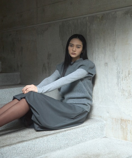 URBAN RESEARCH(アーバンリサーチ)の「W100クルーネックカットソー(Tシャツ/カットソー・レディース・オフホワイト/レッド/グレー・FREE)」の7枚目の写真