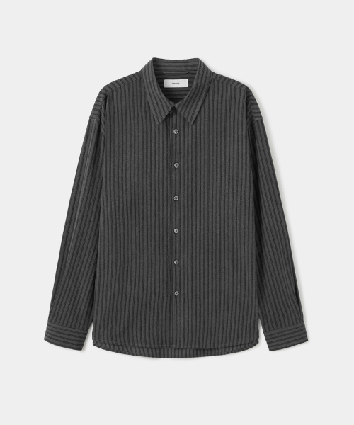 TRIP LE SENS(トリップ ル センス)の「フェイデッド サイドプリーツ ストライプ シャツ_ヴィンテージブラック(シャツ/ブラウス・メンズ・その他・LARGE/MEDIUM/SMALL)」の3枚目の写真