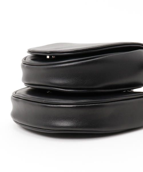 SLY（スライ）の「DOUBLE POCKET SHOULDER BAG（ショルダーバッグ・レディース・ブラック/ブラウン・FREE）」の4枚目の写真