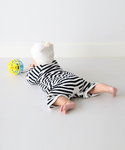 こども ビームス（コドモビームス）の「こども ビームス / 1cmボーダー 2WAY ロンパース (50～70cm)（ロンパース・キッズ・ピンク/レッド系その他/イエロー/ブルー系その他/ブラック/ブルー/ダークブラウン/ラベンダー/グリーン系その他3/イエロー系その他5/レッド系その他3/オレンジ/サックスブルー・ONE SIZE）」の14枚目の写真