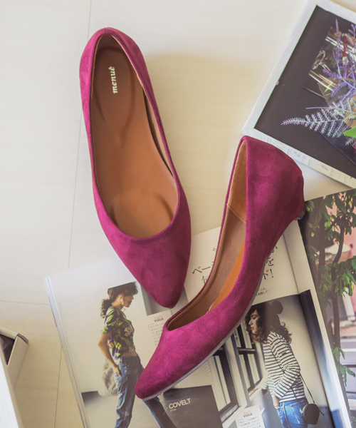 menue（メヌエ）の「ポインテッドトゥ ローヒールパンプス（スエード調／同色巻きヒール）（パンプス・レディース・ブラック系その他2/スモークピンク/ベージュ/ネイビー/パイソン/ゴールド/ベージュ系その他2/グレー/ブラック系その他/ブルー/ボルドー/ベージュ系その他/テラコッタ/サーモンピンク/グレイッシュベージュ/カーキ/ブラック/その他・21.5cm/24.5cm/26.0cm/22.0cm/23.5cm/22.5cm/25.5cm/25.0cm/23.0cm/24.0cm/26.5cm/27.0cm）」の15枚目の写真