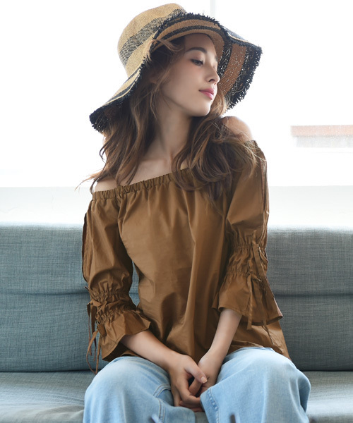 Luz Llena（ラズレナ）の「[綿100%]リボンシャーリング・オフショルブラウス（シャツ/ブラウス・レディース・ブラック/ブラウン/オフホワイト・MEDIUM）」の3枚目の写真