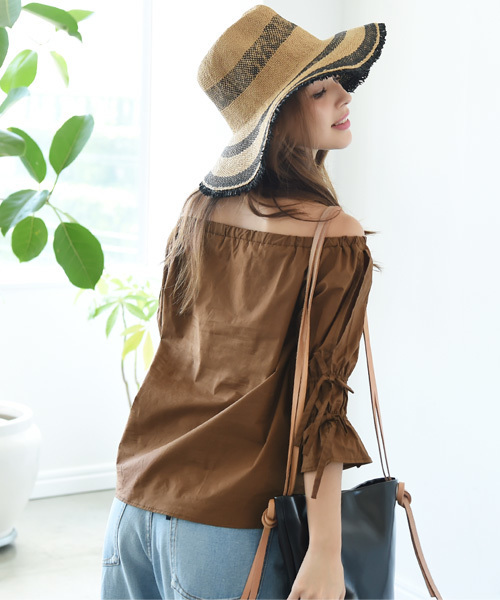 Luz Llena（ラズレナ）の「[綿100%]リボンシャーリング・オフショルブラウス（シャツ/ブラウス・レディース・ブラック/ブラウン/オフホワイト・MEDIUM）」の8枚目の写真