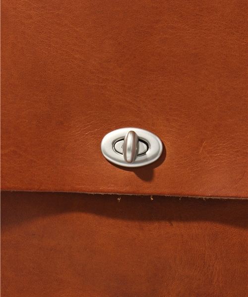 CAMPER（カンペール）の「AULET　ナナメ掛けショルダーL（ショルダーバッグ・メンズ・ブラウン・FREE）」の5枚目の写真