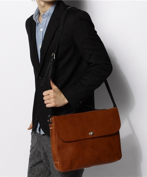 CAMPER（カンペール）の「AULET　ナナメ掛けショルダーL（ショルダーバッグ・メンズ・ブラウン・FREE）」の7枚目の写真