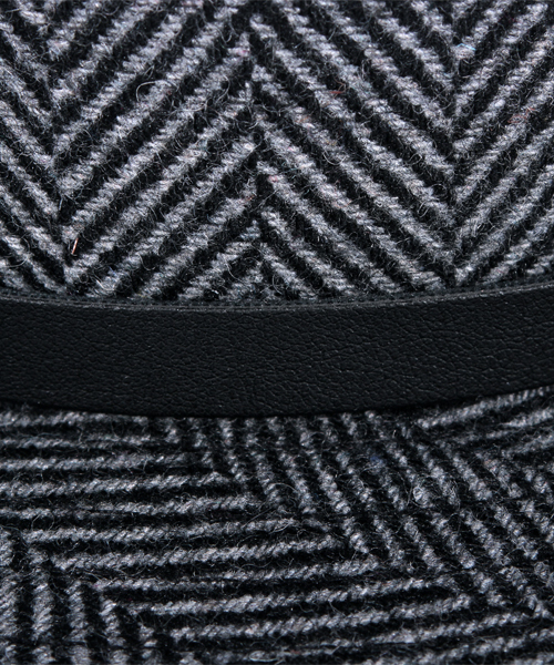 ８(eight)（エイト）の「ヘリンボーン ツバ広 中折れ ハット 帽子（ハット・メンズ・グレー/チャコールグレー・FREE）」の6枚目の写真